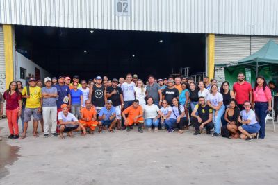 Galeria: Ação ao Dia do Gari em Ananindeua