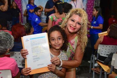 Mais de 300 famílias beneficiadas com títulos de propriedades no 40 horas