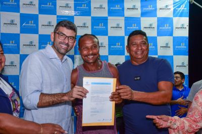 Noite de muita festa na entrega de títulos no Parque Vitória