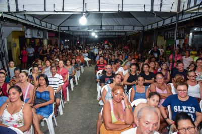 Entrega de títulos de propriedade garante estabilidade e sonhos realizados para 202 famílias no Parque Vitória