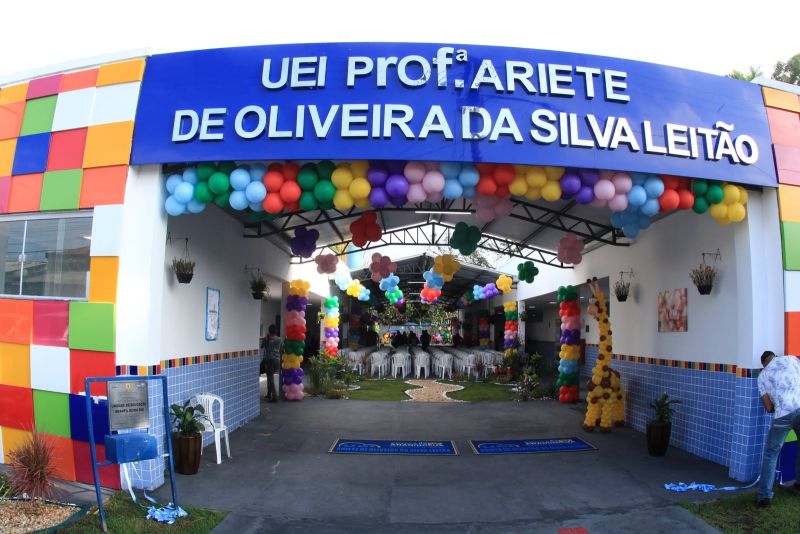 Entrega da UEI Prof Ariete de Oliveira da SilVa Leitão