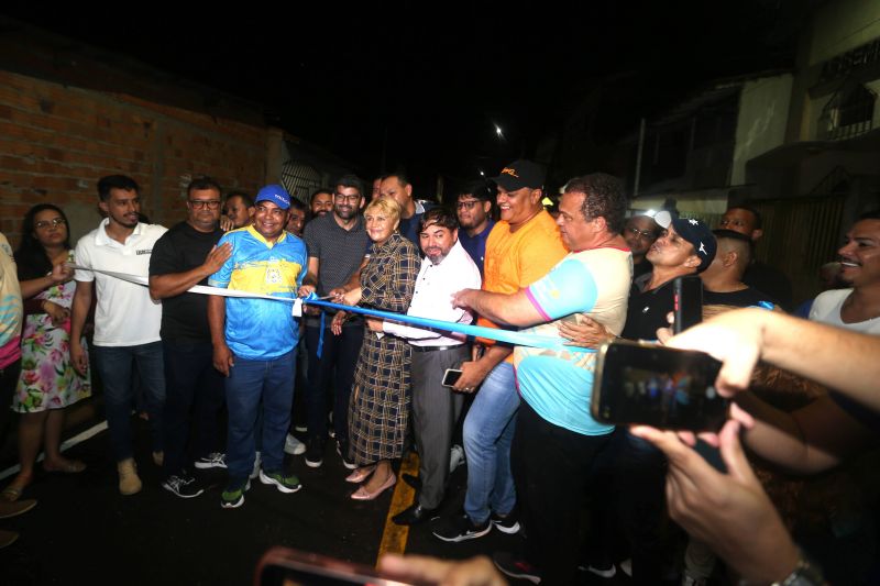 Entrega de ruas pavimentadas, sinalizadas e com nova rede de drenagem na Comunidade Terra Santa no bairro do Jaderlândia