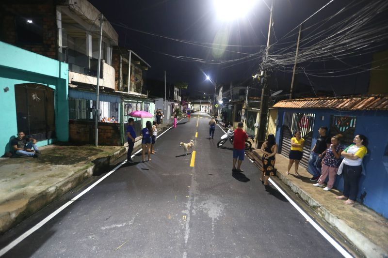 Entrega de ruas pavimentadas, sinalizadas e com nova rede de drenagem na Comunidade Terra Santa no bairro do Jaderlândia