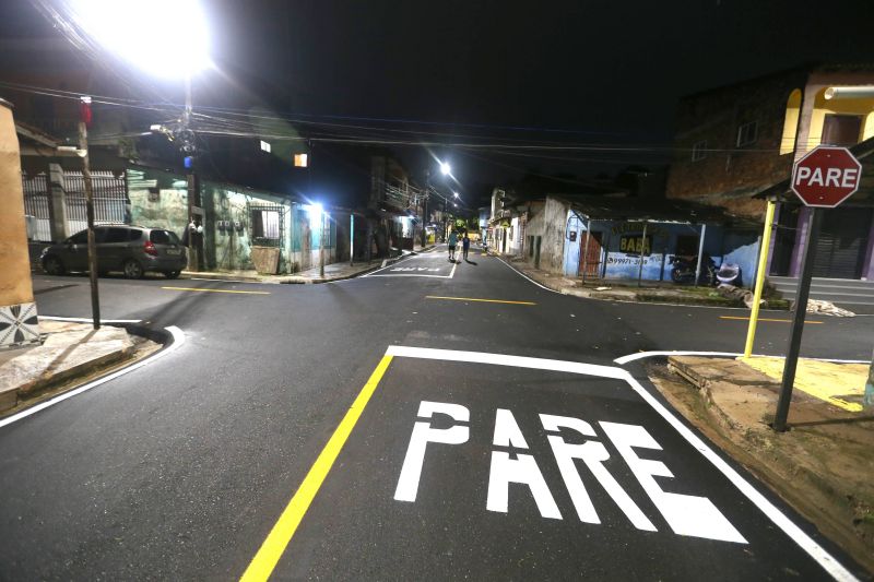 Entrega de ruas pavimentadas, sinalizadas e com nova rede de drenagem na Comunidade Terra Santa no bairro do Jaderlândia