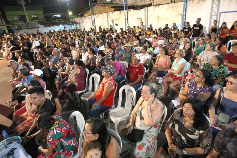 Entrega de Títulos de Propriedade aos moradores do bairro do Atalaia