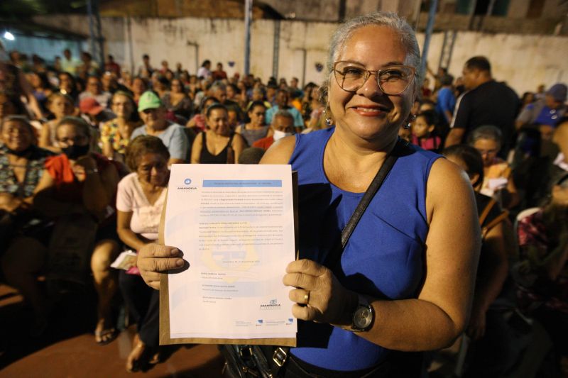 Entrega de Títulos de Propriedade aos moradores do bairro do Atalaia