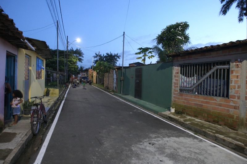 Inauguração asfáltica de ruas da comunidade do Portelinha no bairro Distrito Industrial