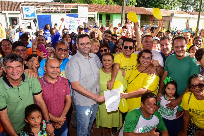 Assinatura de ordem de serviço para recapeamento asfáltico das ruas 6,8,13,14 E 17 no conjunto Júlia Seffer no bairro Águas Lindas