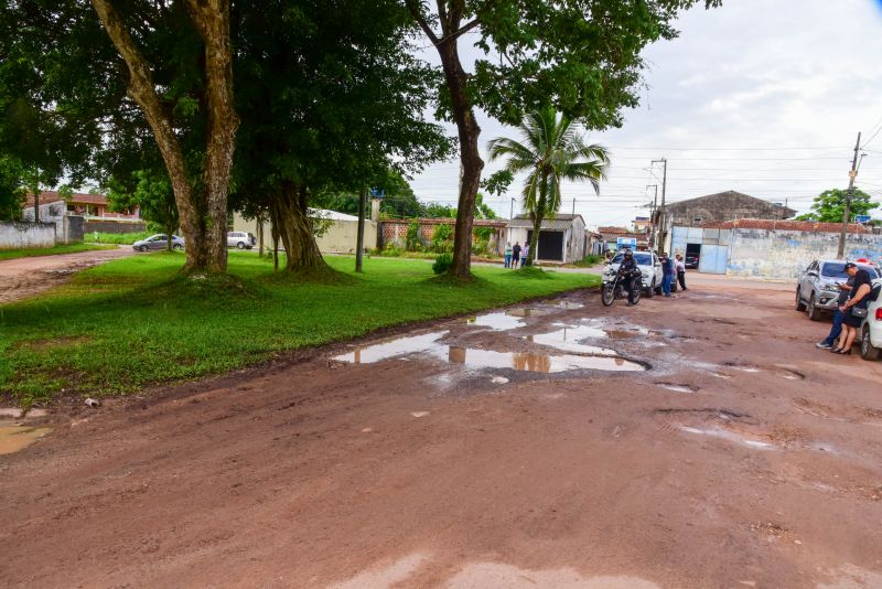 Assinatura de ordem de serviço para recapeamento asfáltico das ruas 6,8,13,14 E 17 no conjunto Júlia Seffer no bairro Águas Lindas