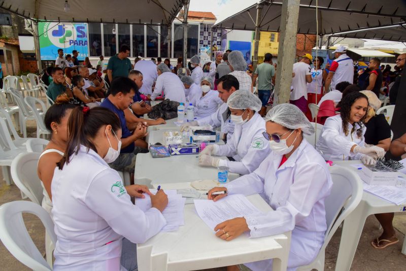 Programa Prefeitura em Movimento na feira do Francisquinho no bairro do Jaderlândia