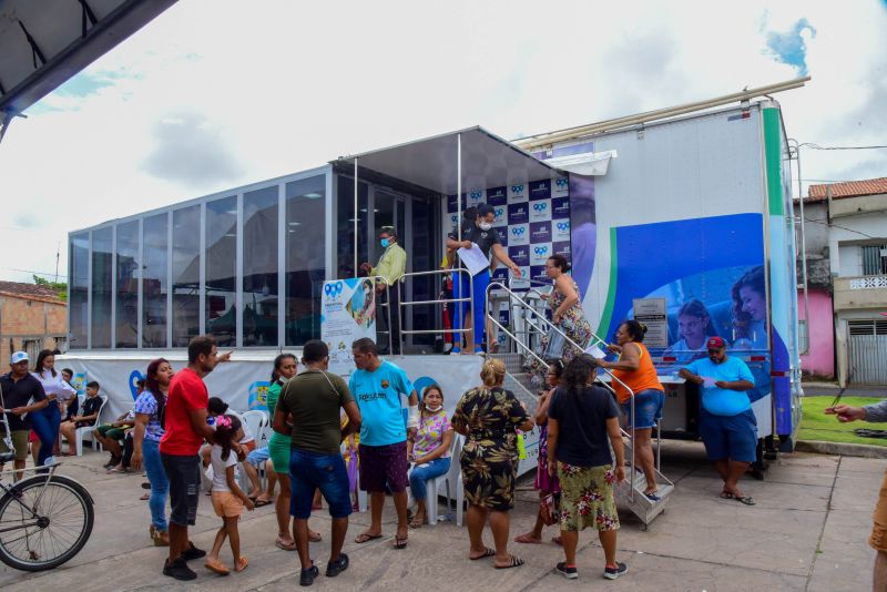 Programa Prefeitura em Movimento na feira do Francisquinho no bairro do Jaderlândia