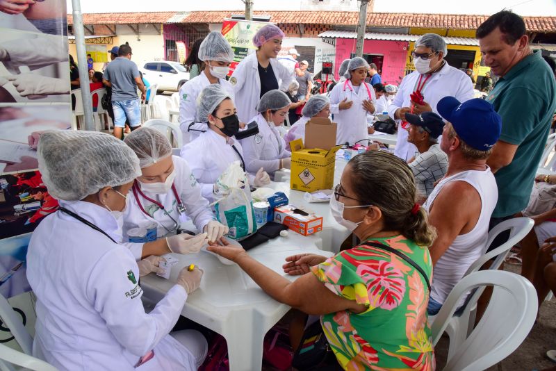 Programa Prefeitura em Movimento na feira do Francisquinho no bairro do Jaderlândia