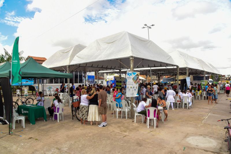 Programa Prefeitura em Movimento na feira do Francisquinho no bairro do Jaderlândia