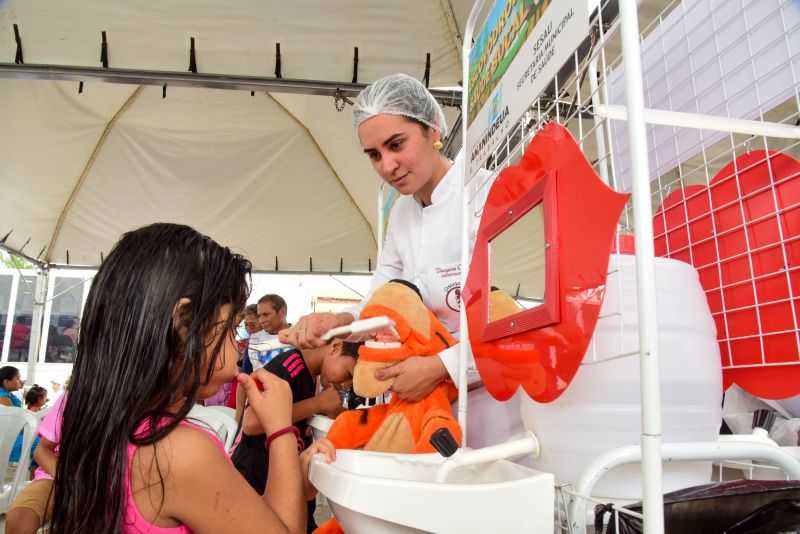 Programa Prefeitura em Movimento na feira do Francisquinho no bairro do Jaderlândia