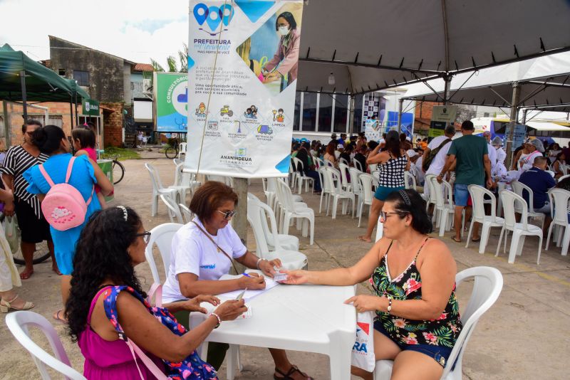 Programa Prefeitura em Movimento na feira do Francisquinho no bairro do Jaderlândia