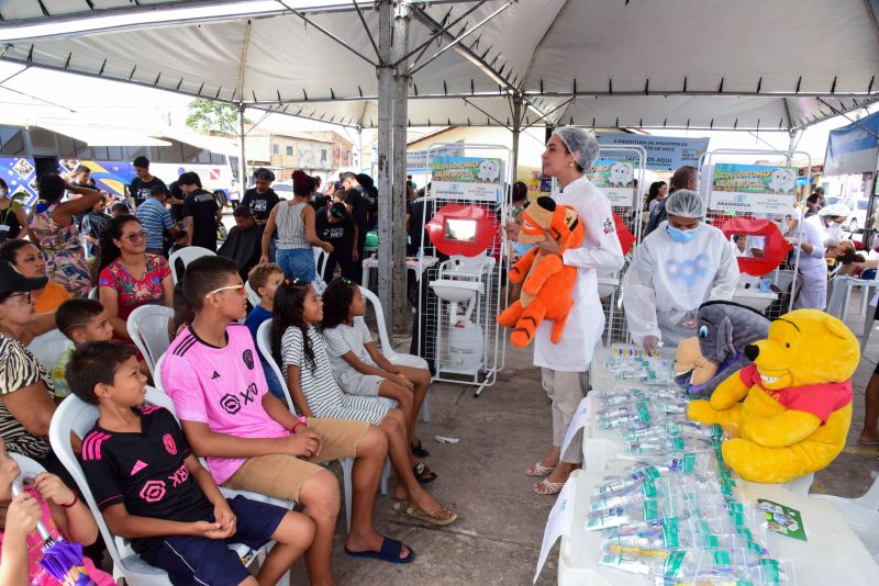 Programa Prefeitura em Movimento na feira do Francisquinho no bairro do Jaderlândia