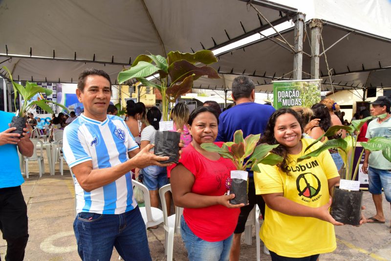 Programa Prefeitura em Movimento na feira do Francisquinho no bairro do Jaderlândia