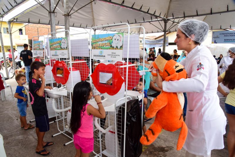 Programa Prefeitura em Movimento na feira do Francisquinho no bairro do Jaderlândia