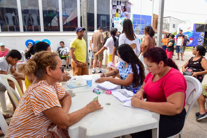 Programa Prefeitura em Movimento na feira do Francisquinho no bairro do Jaderlândia