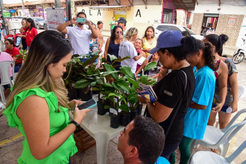 Programa Prefeitura em Movimento na feira do Francisquinho no bairro do Jaderlândia