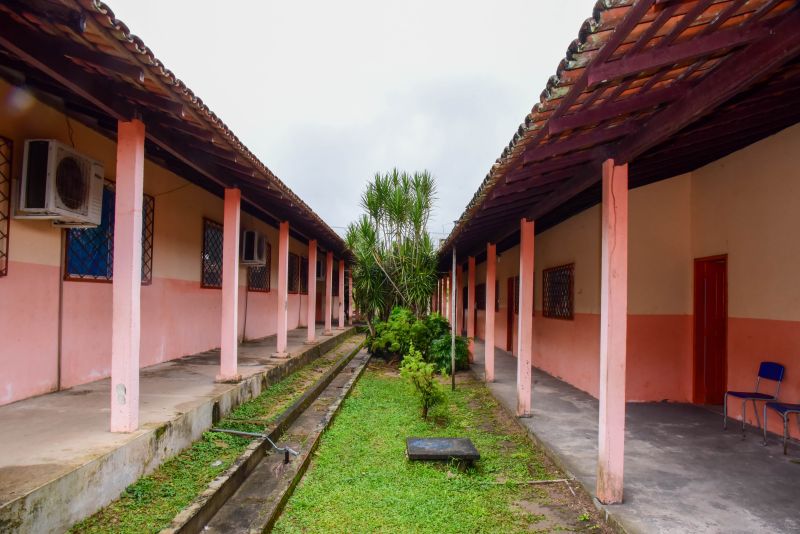 Assinatura de ordem de serviço para reforma da EMEF Hildegarda Caldas de Miranda no bairro Curuçambá