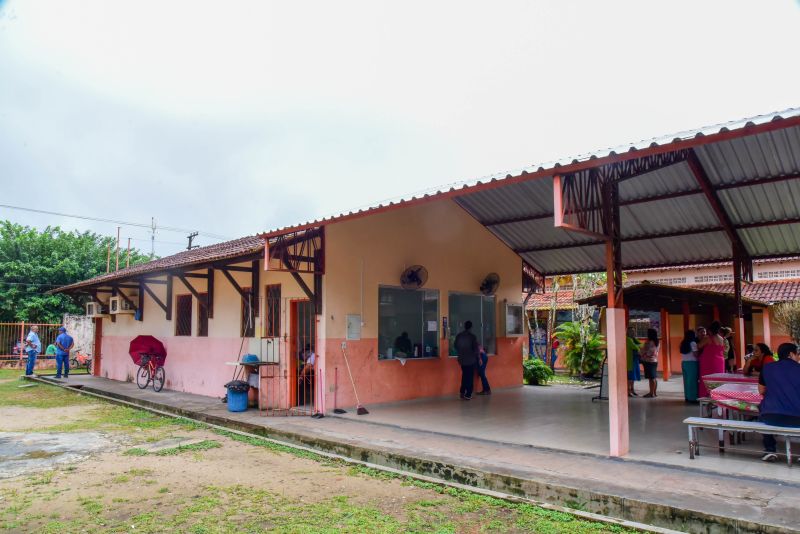 Assinatura de ordem de serviço para reforma da EMEF Hildegarda Caldas de Miranda no bairro Curuçambá