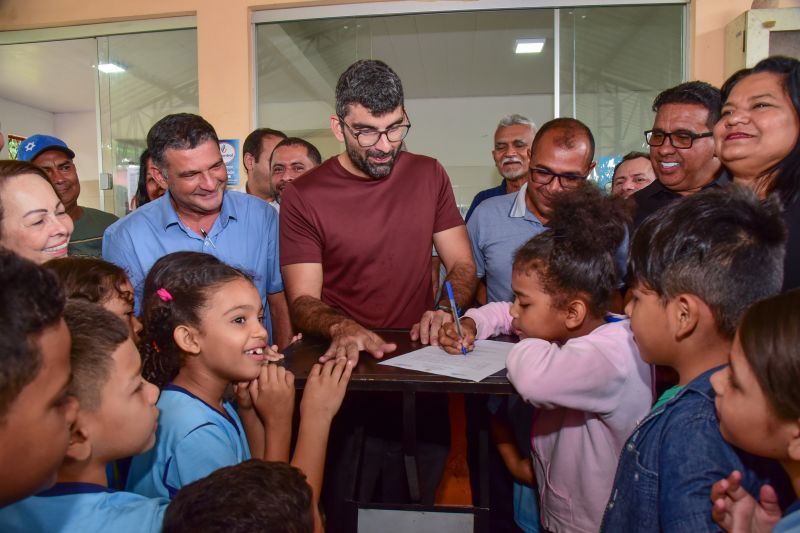 Assinatura de ordem de serviço para reforma da EMEF Hildegarda Caldas de Miranda no bairro Curuçambá