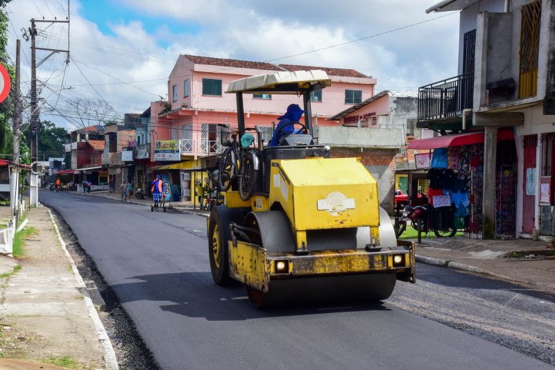 Recapeamento asfáltico na rua São Benedito, no bairro Jaderlândia