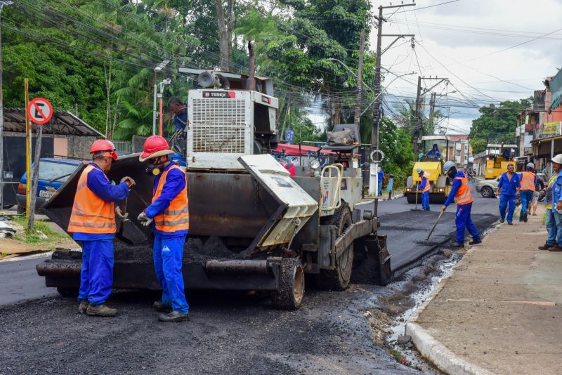 Recapeamento asfáltico na rua São Benedito, no bairro Jaderlândia