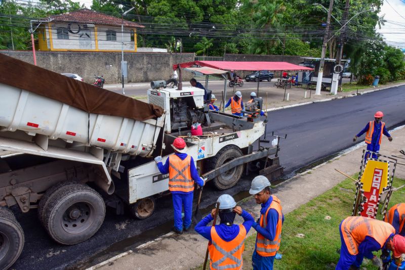 Recapeamento asfáltico na rua São Benedito, no bairro Jaderlândia