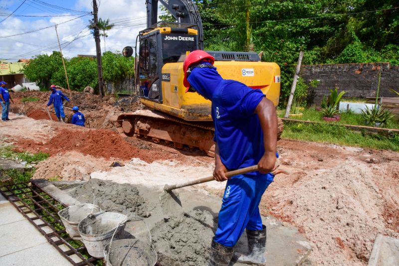 Serviço de Drenagem e Terraplanagem da rua Haroldo Veloso, no bairro Una