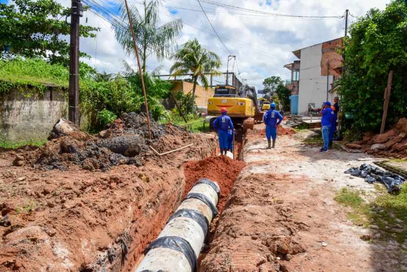 Serviço de Drenagem e Terraplanagem da rua Haroldo Veloso, no bairro Una