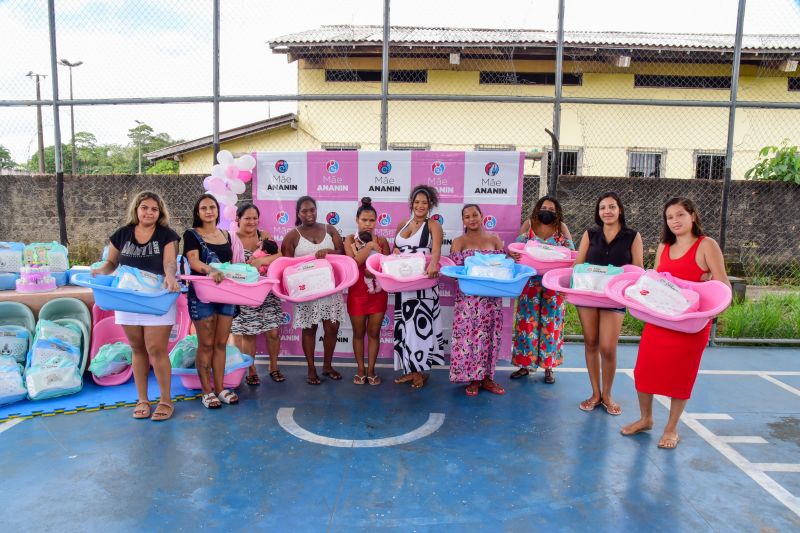 Entrega de Kit Enxoval para Mães do Programa Mãe Ananin, no CRAS Estrela Ananin