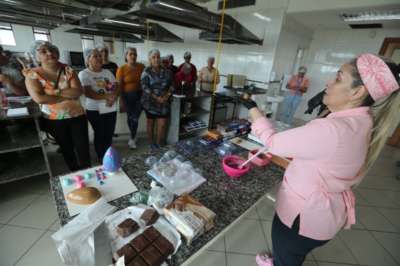 Oficina de chocolate para a páscoa na Unama