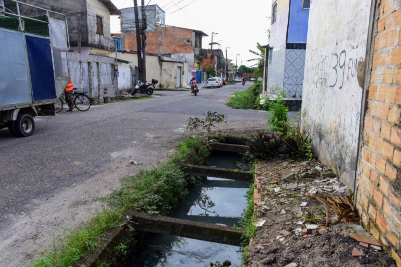 Assinatura de ordem de serviço para drenagem profunda e pavimentação asfáltica das ruas A,B,C,D e E no bairro Jaderlândia Il