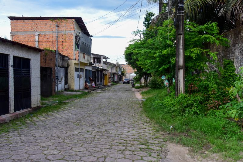 Assinatura de ordem de serviço para drenagem profunda e pavimentação asfáltica das ruas A,B,C,D e E no bairro Jaderlândia Il