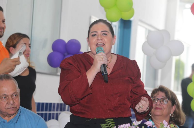 Inauguração da escola Amélia Reis no bairro Centro