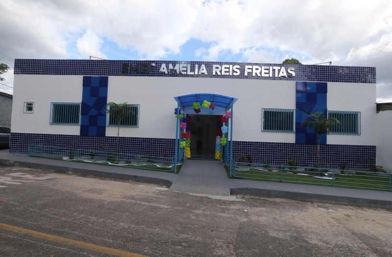 Inauguração da escola Amélia Reis no bairro Centro