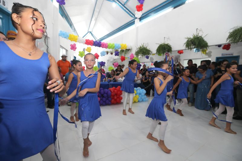 Inauguração da escola Amélia Reis no bairro Centro