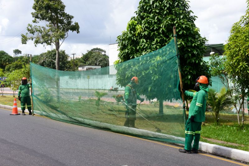 Limpeza da avenida do Icuí entre arterial 5A e avenida Independência no Icuí