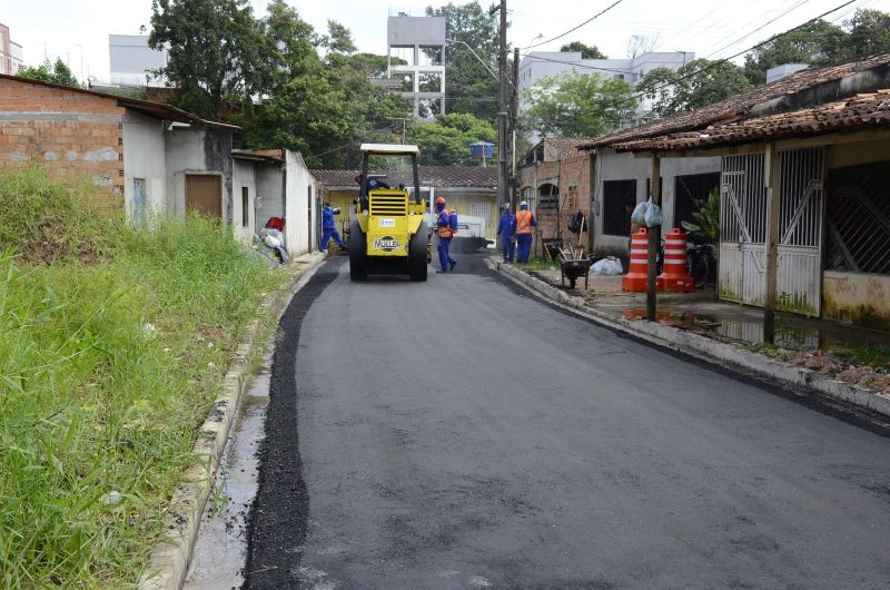 Visita as obras de asfaltamento no Jardim Nova Vida no bairro 40 Horas