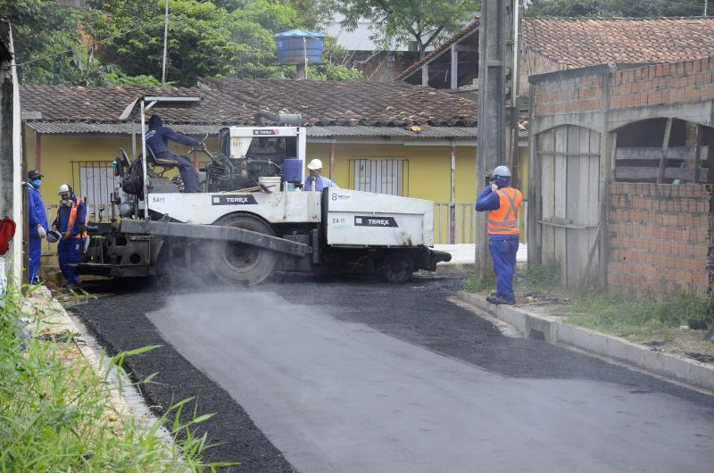 Visita as obras de asfaltamento no Jardim Nova Vida no bairro 40 Horas