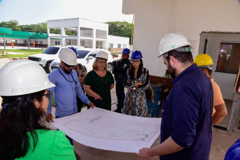 Visita técnica do MP e Defensoria do Estado na Escola do Futuro no Icuí