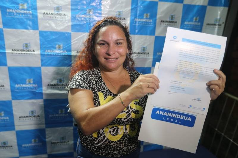 Famílias do Curuçambá são beneficiadas com título de propriedade pelo programa “ Ananindeua Legal”