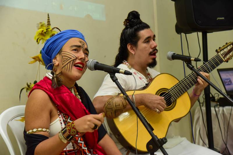 Cantores de músicas afro religiosas. 