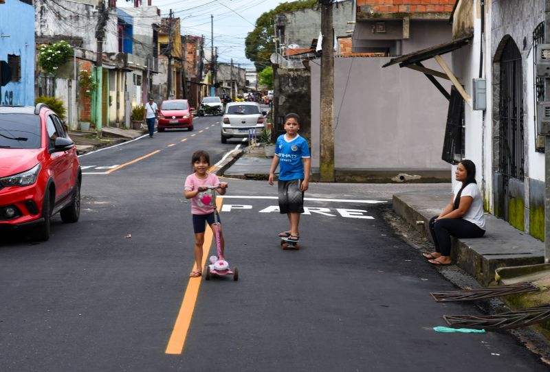 Inauguração das ruas pavimentadas, rua Dr Regis, Fé em Deus e Manoel Pioneiro na Nova Esperança bairro 40 Hrs