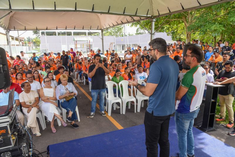 Assinatura de ordem de serviço para construção do Parque Zona Sul no conjunto Julia Seffer