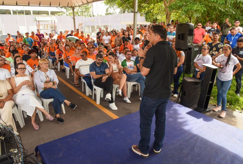 Assinatura de ordem de serviço para construção do Parque Zona Sul no conjunto Julia Seffer