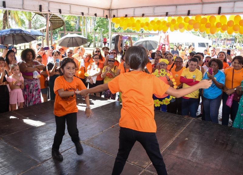 Faça bonito vai ao parque com o Maio Laranja