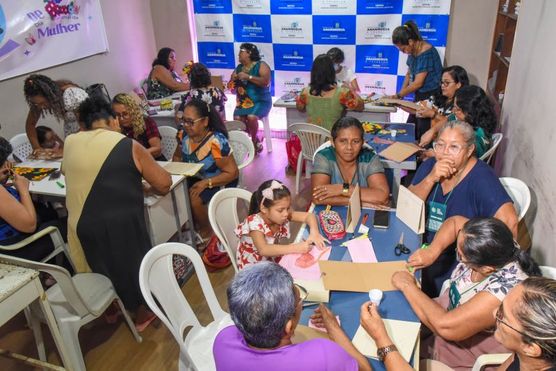 Certificação do curso de confecção de bolsa em tecidos na Secretaria da Mulher